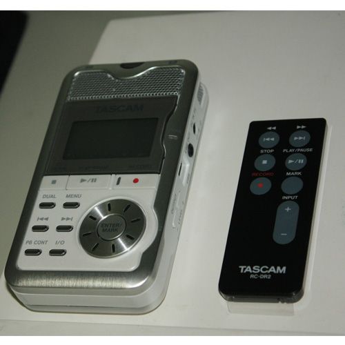 Tascam DR-2d(黑，白兩款) 數(shù)字隨身錄音機(jī)